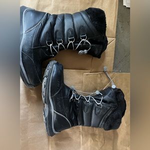 Lands end boots. 4m